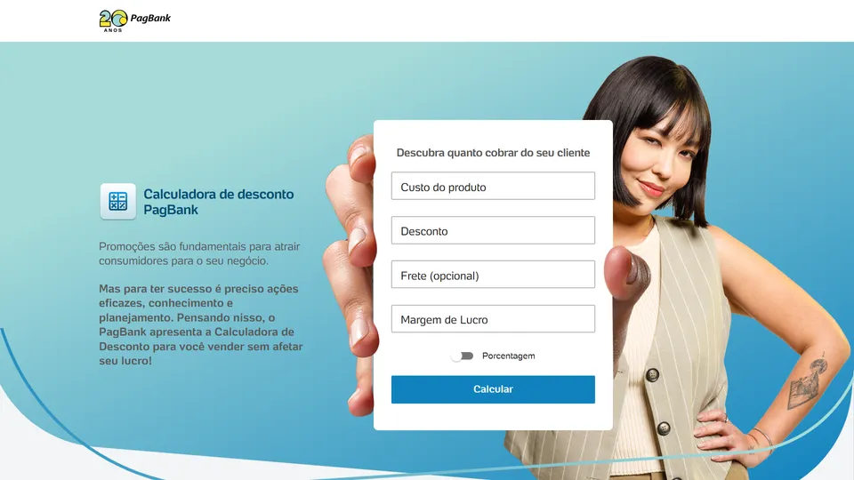 Topo da página da Calculadora de desconto, com uma mulher segurando o formulário da calculadora